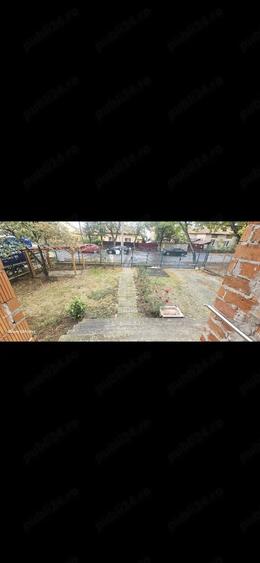 Casă cu 11 camere cu Teren 398 Mp în Lipovei
