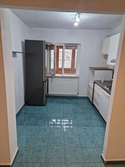 Apartament cu 2 camere decomandat în Soarelui