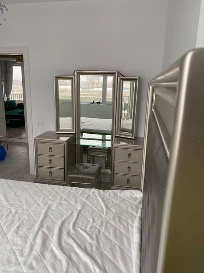 Apartament cu 3 camere decomandat în Tunari