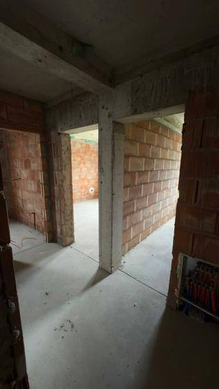 Apartament cu 2 camere decomandat în Valea Adâncă