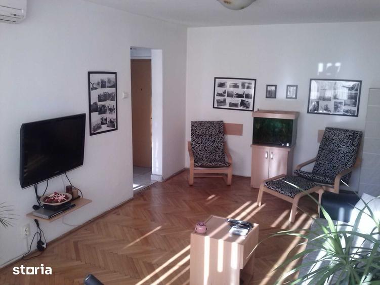 Apartament cu 2 camere semidecomandat în Tei