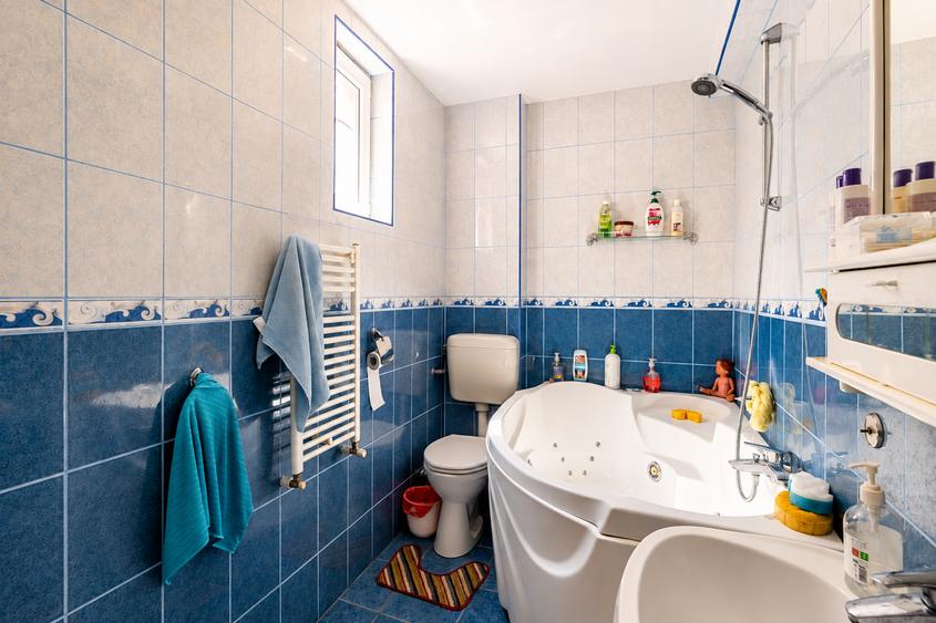 Casă individuală cu 6 camere cu Canalizare în Brâncoveanu