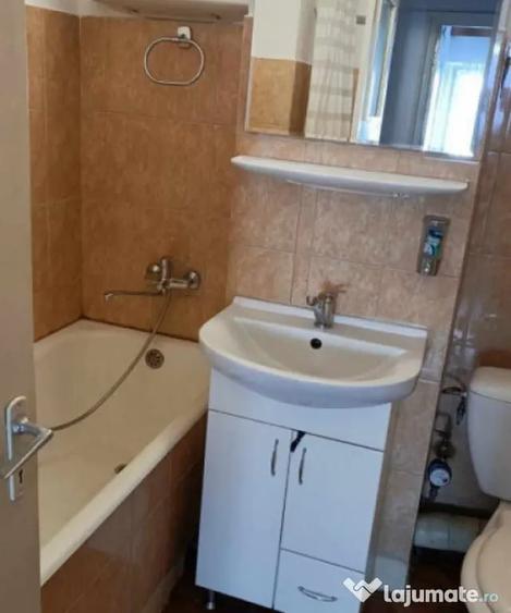 Apartament cu 3 camere decomandat în Ultracentral