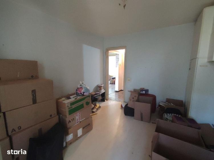Apartament cu 3 camere decomandat în Aleea Trandafirilor