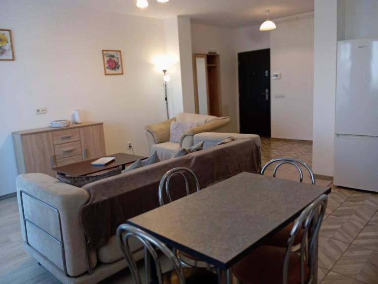 Apartament cu 2 camere semidecomandat, mobilat în Gheorgheni