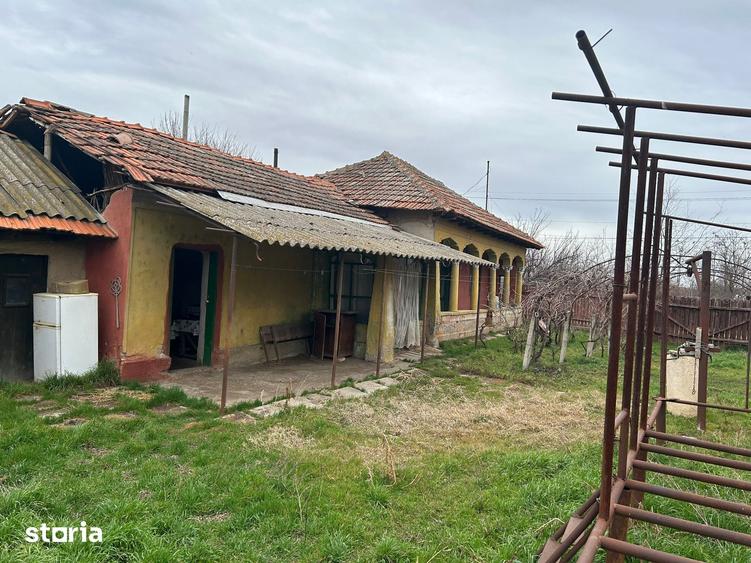 Casă cu 3 camere cu Teren 810 Mp în Năsturelu