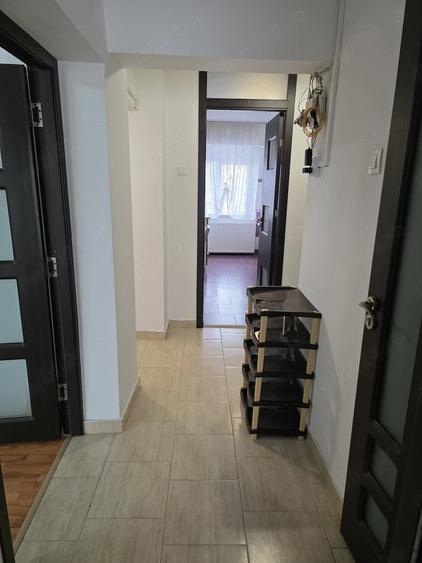 Apartament cu 3 camere decomandat în Tineretului