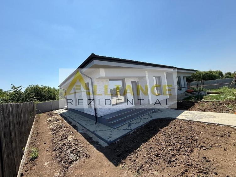 Casă individuală cu 3 camere cu Canalizare în Berceni