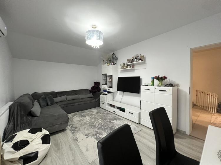 Apartament cu 2 camere decomandat, mobilat în Giroc
