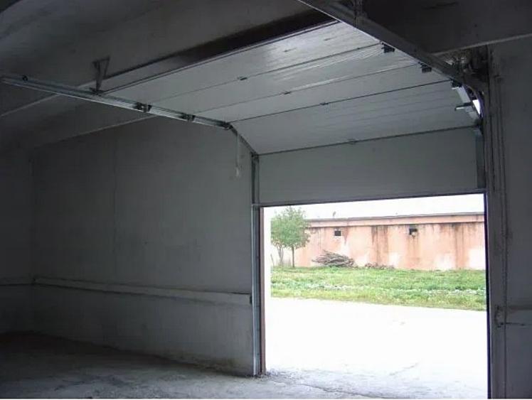 Spațiu industrial, de 1,200 mp, în Bod