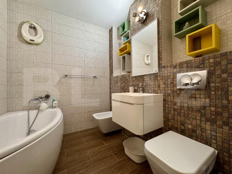 Apartament cu 3 camere decomandat în Valea Rosie