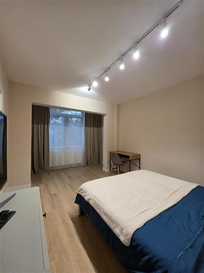 Apartament cu 3 camere decomandat în Podu Roș