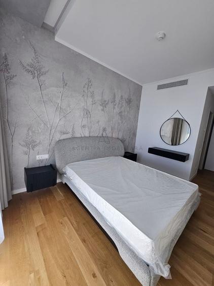 Apartament cu 3 camere semidecomandat, mobilat în Floreasca