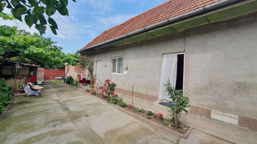 Casă cu 2 camere cu Teren 1199 Mp în Aradul Nou