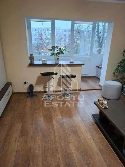 Apartament cu 4 camere decomandat, mobilat în Confecții