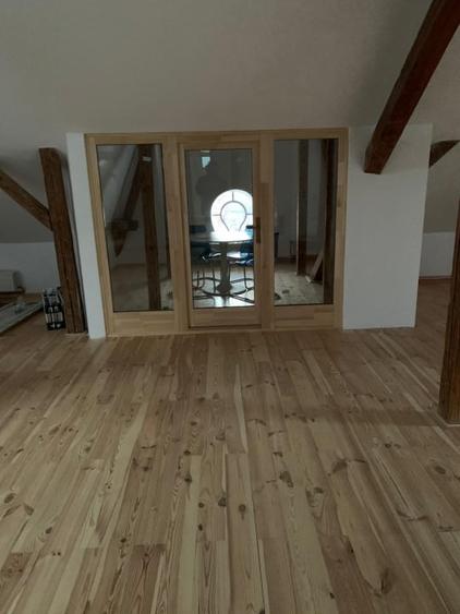 Casă individuală cu 12 camere cu Canalizare în Gruia