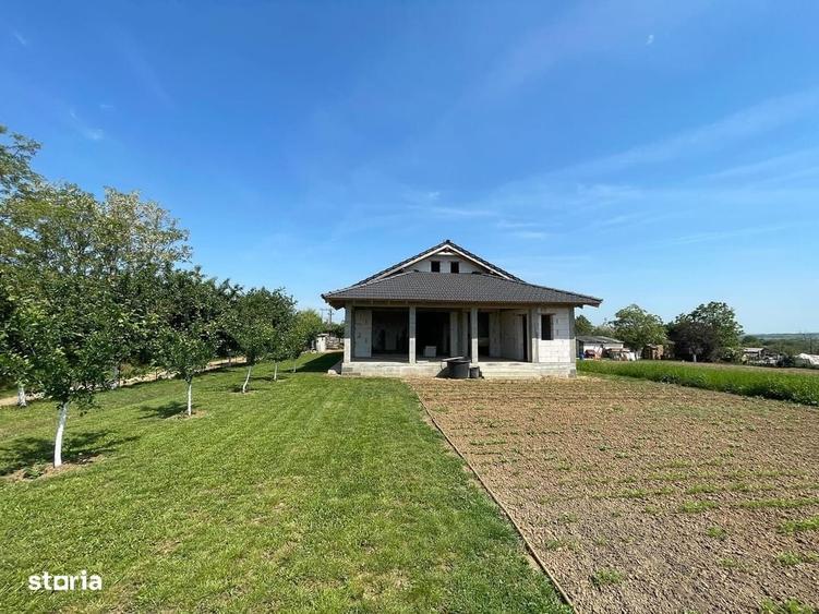 Casă cu 3 camere cu Teren 938 Mp în Sârbi