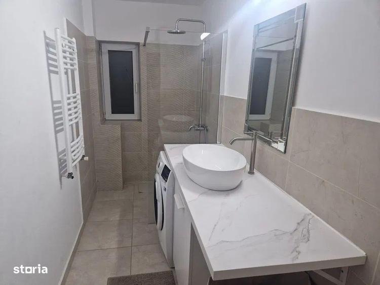 Apartament cu 3 camere decomandat, mobilat în Central