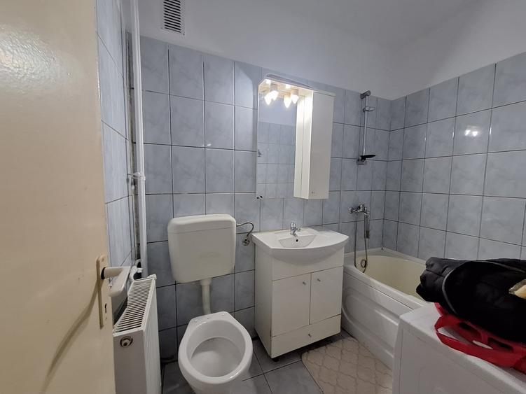Garsonieră semidecomandată, mobilată în Lipovei