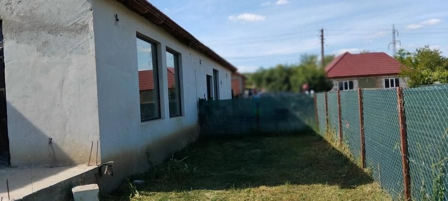Casă cu Teren 524 Mp în Opatița