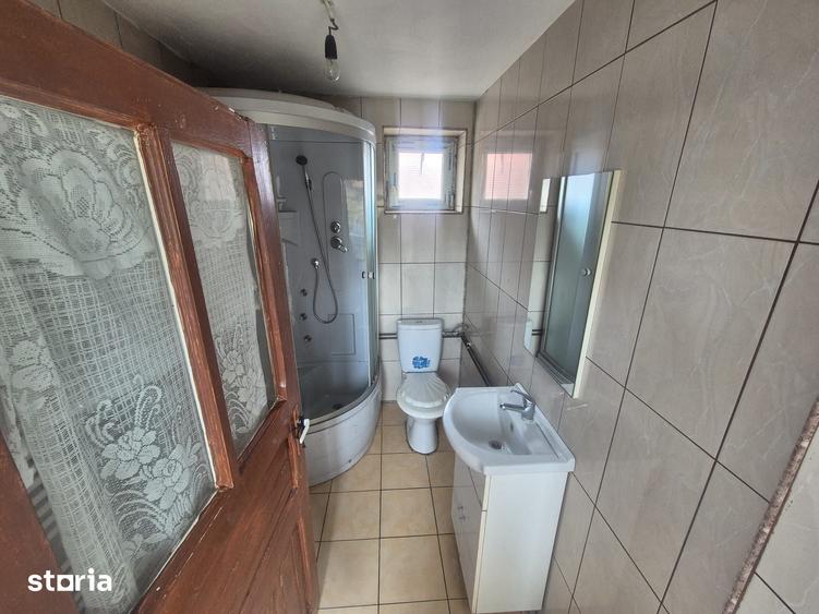 Casă cu 5 camere cu Teren 843 Mp în Ceauru