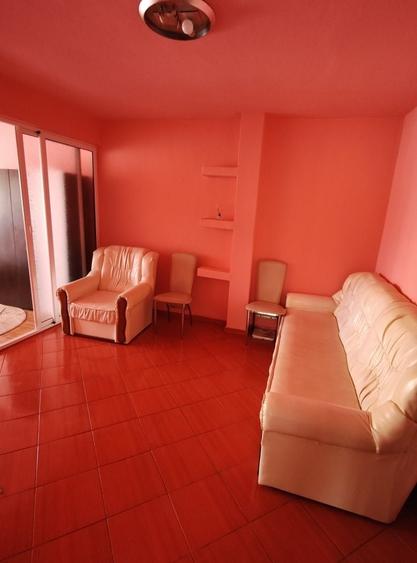 Apartament cu 2 camere decomandat în Exterior Vest