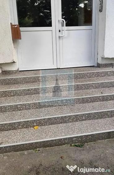 Garsonieră decomandată în Răcădău