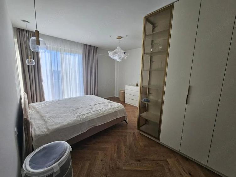 Apartament cu 3 camere decomandat în Faleza Nord
