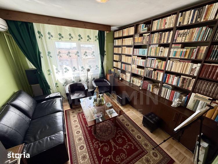 Apartament cu 4 camere decomandat în Craiovița Nouă