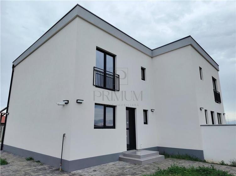Casă individuală cu 4 camere cu Canalizare în Moșnița Nouă