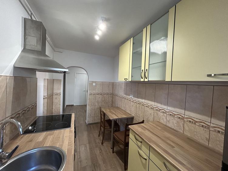 Apartament cu 2 camere semidecomandat, mobilat în Central