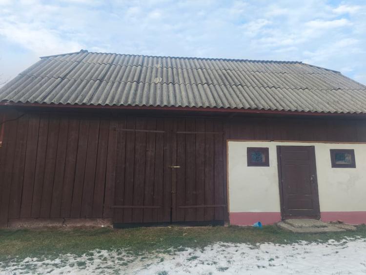 Casă individuală cu 2 camere cu Teren 5000 Mp în Horodnic