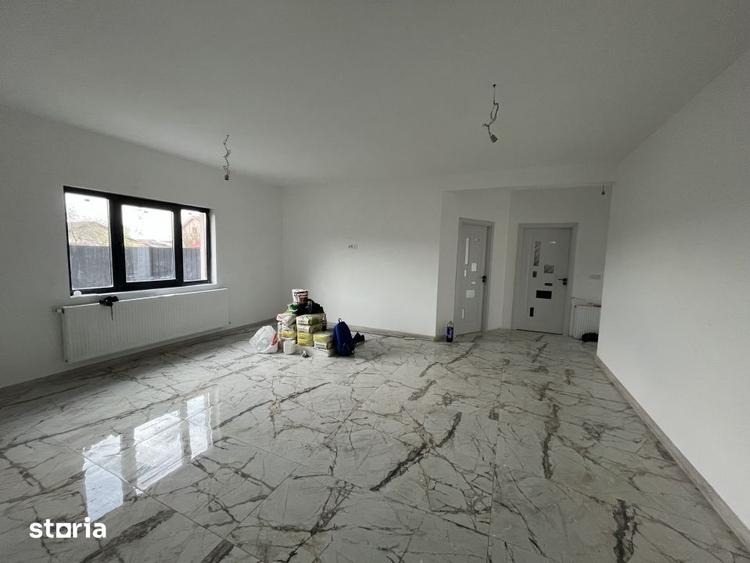 Casă cu 3 camere cu Canalizare în Valu lui Traian