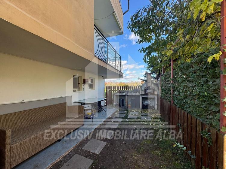 Apartament cu 3 camere decomandat, mobilat în Micești