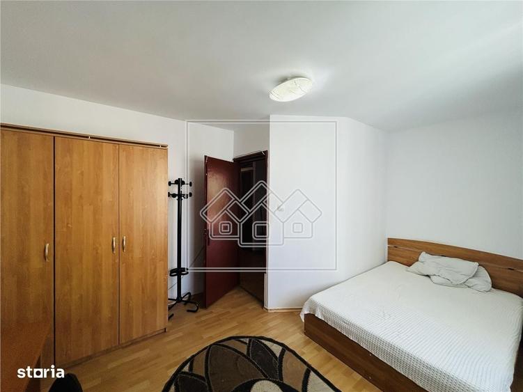 Apartament cu 2 camere decomandat în Terezian