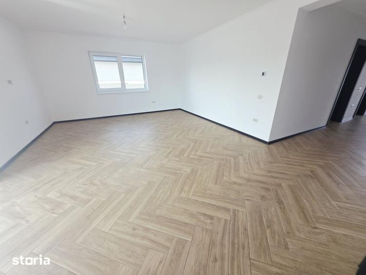 Casă cu 4 camere cu Teren 500 Mp în Tărlungeni