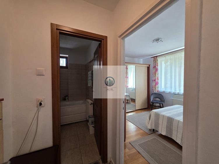 Apartament cu 2 camere semidecomandat, mobilat în Central