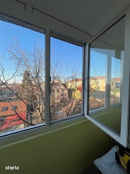 Apartament cu 3 camere semidecomandat în Seleuș
