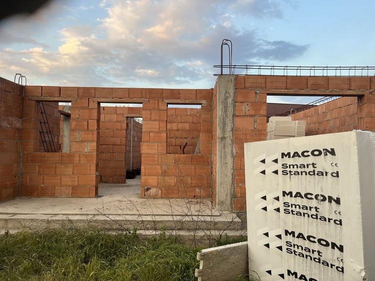 Teren de 500 mp, în Pădurani