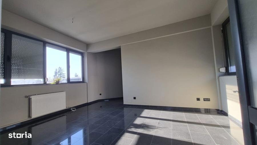 Spațiu comercial, de 350 mp, în Străulești