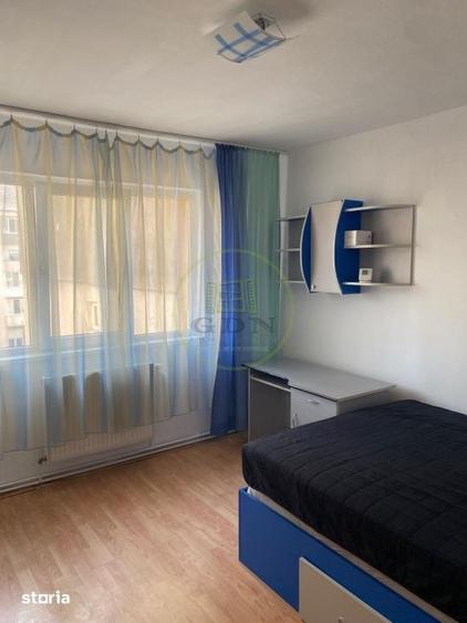 Apartament cu 3 camere decomandat în Vasile Aaron