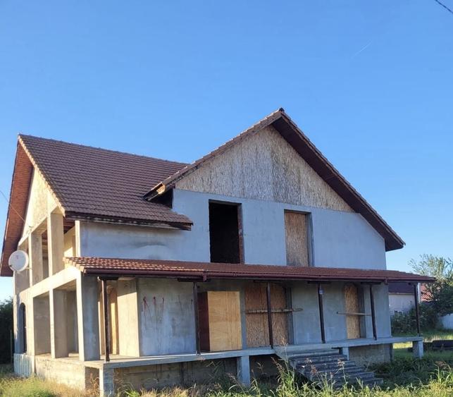 Casă cu 4 camere în Mătești