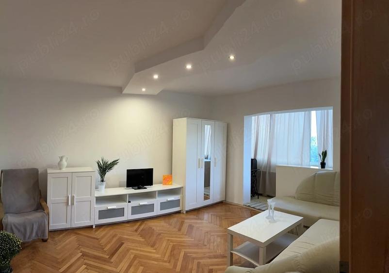 Apartament cu 3 camere decomandat în Bucovina
