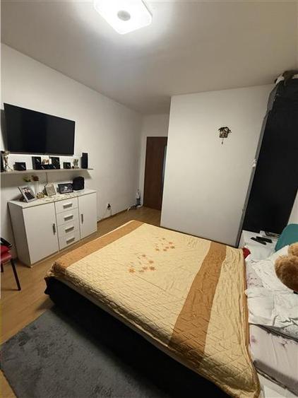 Apartament cu 2 camere decomandat în CET