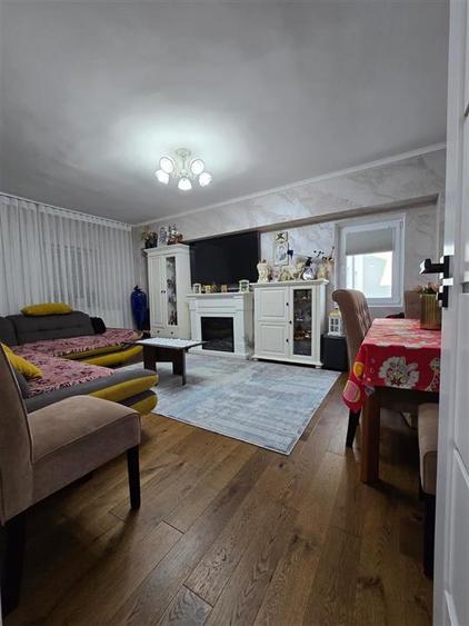 Apartament cu 4 camere decomandat în Lunca Cetățuii