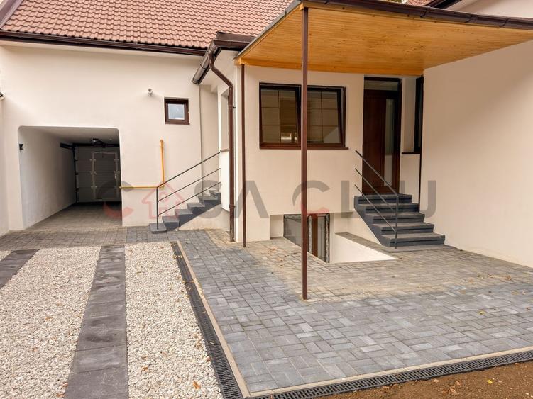 Casă individuală cu 5 camere cu Canalizare în Central