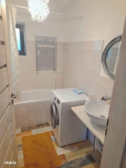 Casă cu 4 camere în Lumina