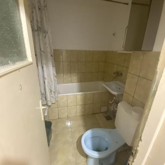 Garsonieră decomandată în Central