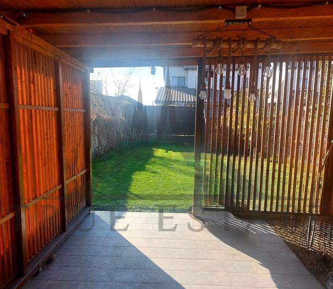 Duplex cu 4 camere cu Canalizare în Sânpetru