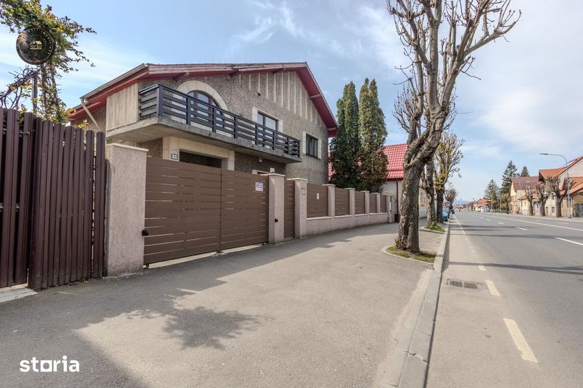 Casă cu 10 camere cu Teren 1500 Mp în Aurel Vlaicu